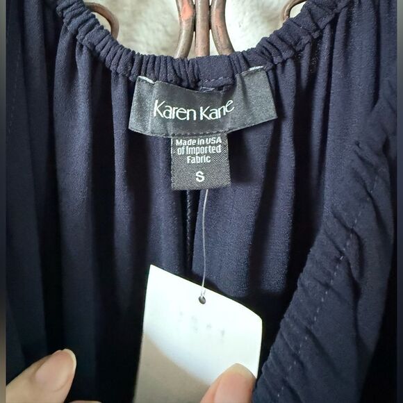 Romantic and alluring, this breezy midi dress NWT size Sm. - Picture 9 of 10